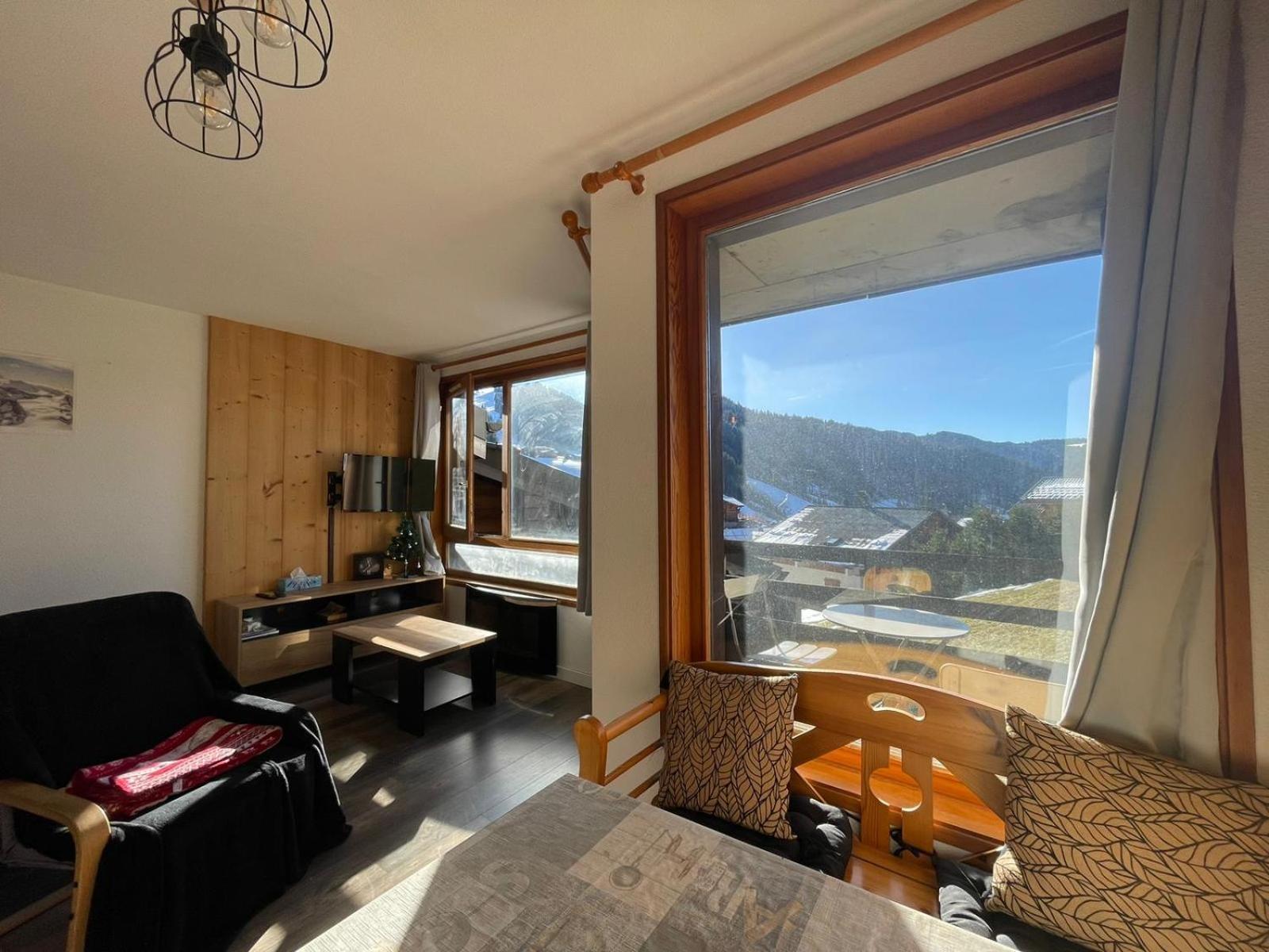Studio Cabine Cosy A 5Min A Pieds Des Pistes Et Du Centre Ville لي جيه المظهر الخارجي الصورة